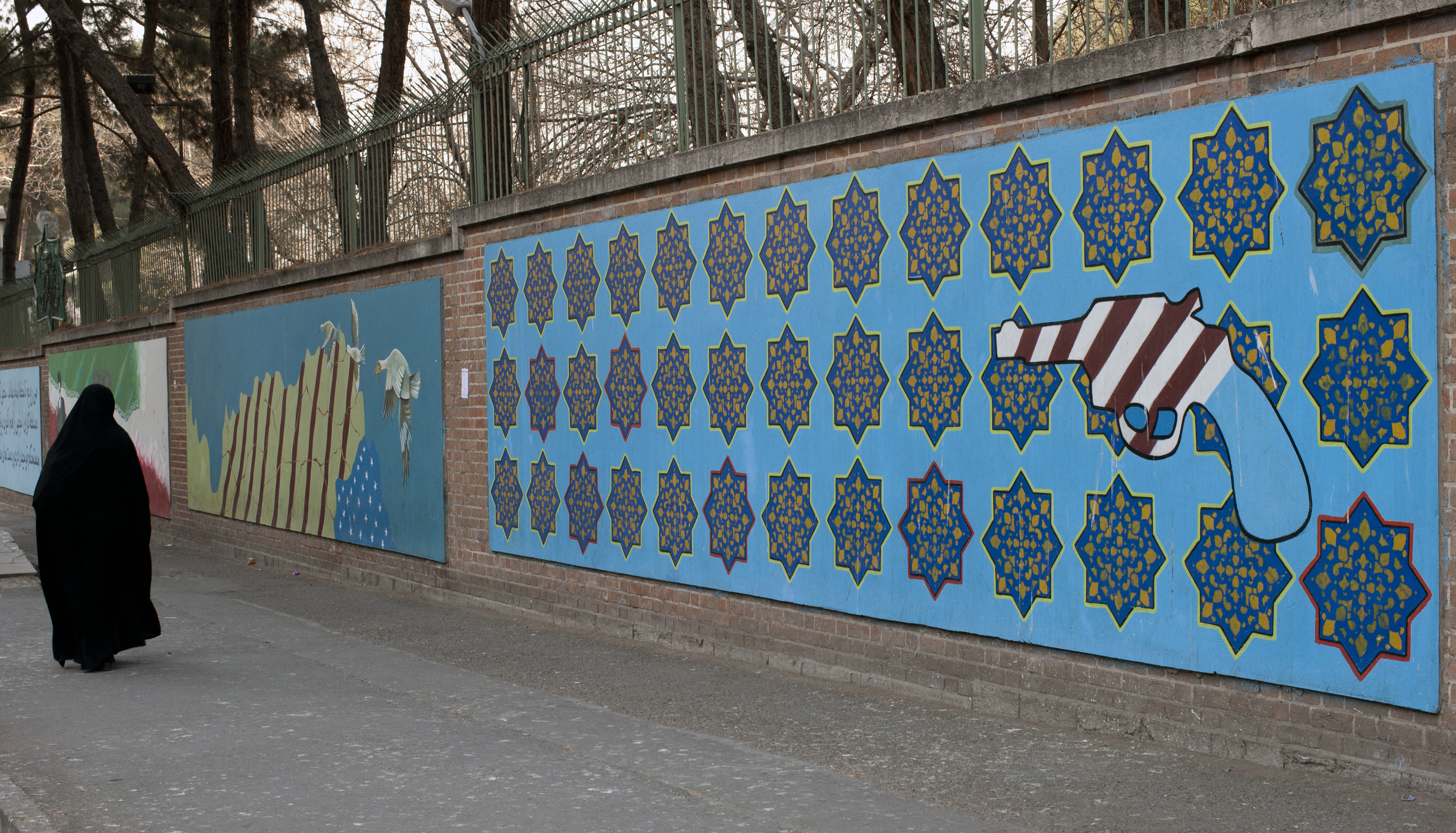 Murals of former USA embassy
